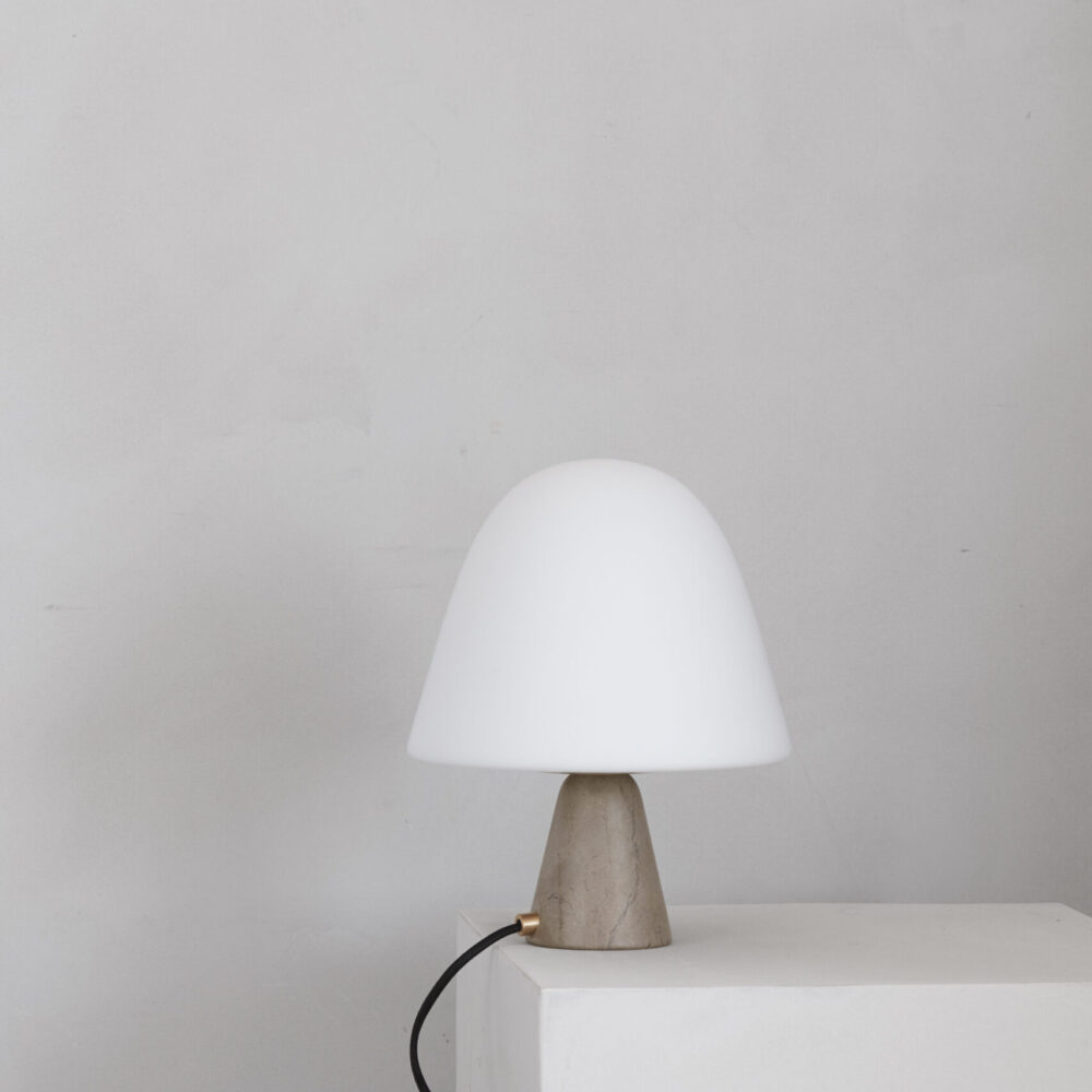 Meadow bordlampe fra Fredericia Furniture